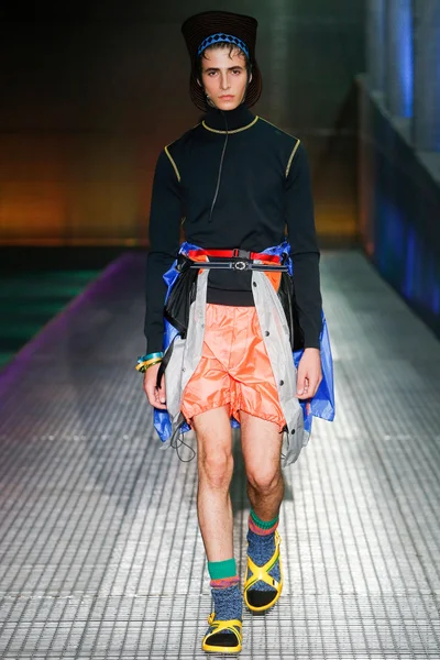 Look 35
